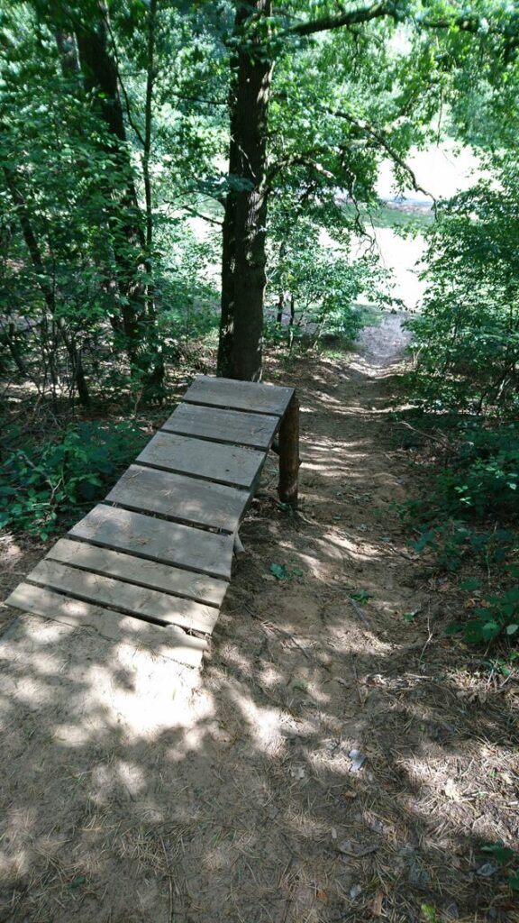 Mountainbike-Parcours im Landschaftsschutzgebiet 1 Mountainbike-Parcours im Landschaftsschutzgebiet