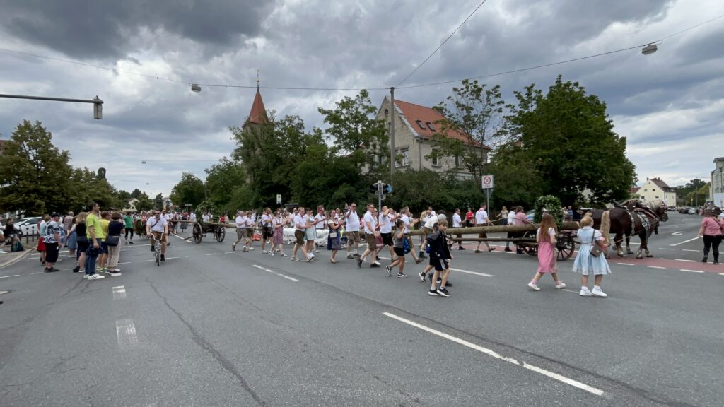 Erfolgreiche Eibacher Kirchweih und sehenswerter Kärwaumzug