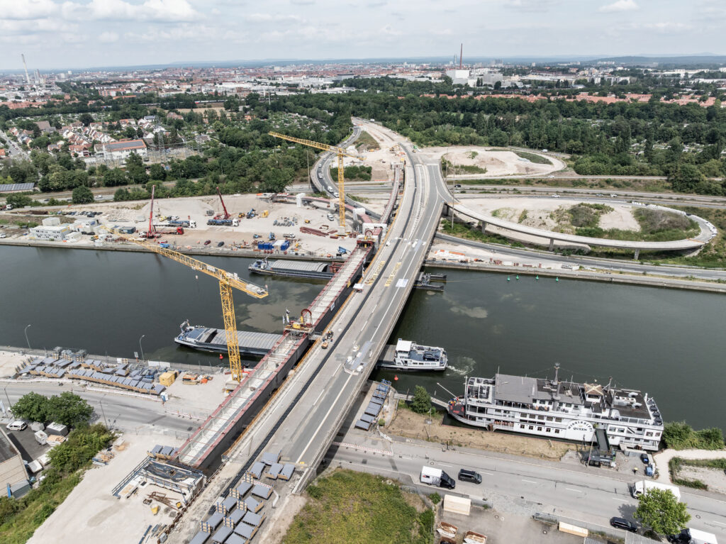 Letztes Teilstück der neuen Frankenschnellwegbrücke eingehoben 1 Letztes Teilstück der neuen Frankenschnellwegbrücke eingehoben